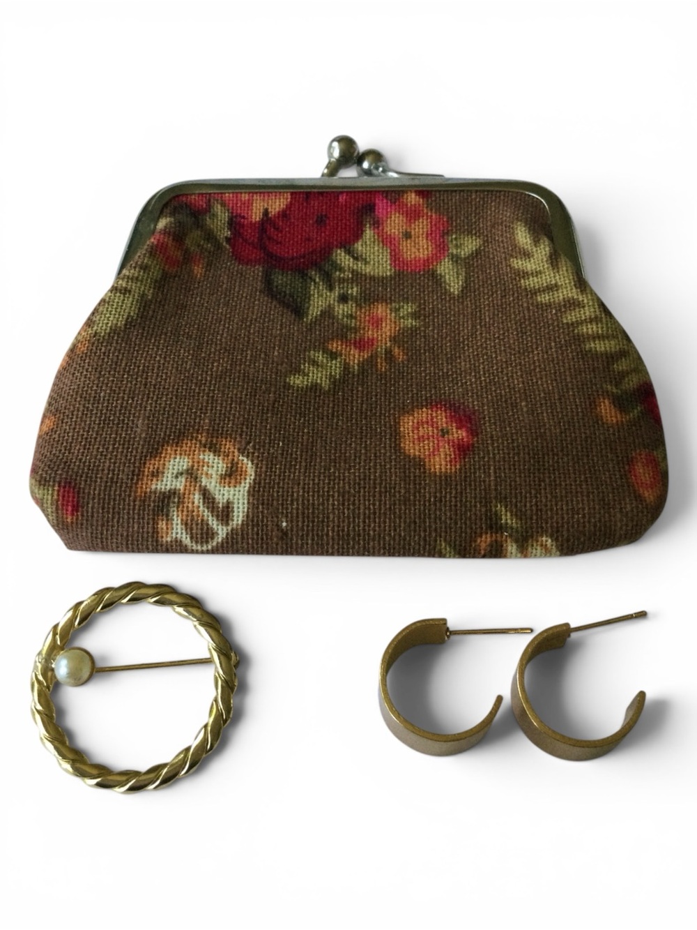 3Pc Set - Vtg Kiss‑Lock Coin Purse, Vtg Faux Pearl Brooch & New Hoop Earrings - Picture 2 of 11